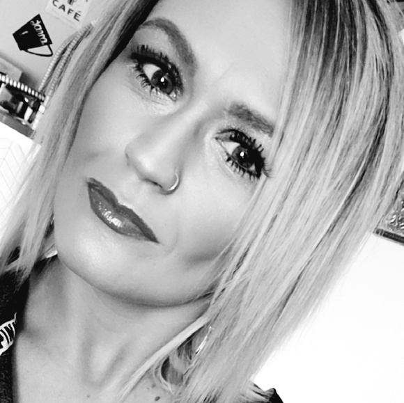 Meet your Posher, Raena - Picture 3 of 4